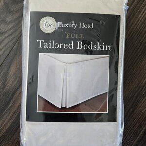 LUXURY HOTEL Tailored Bedskirt (Full Size) NEW IN PACKAGING